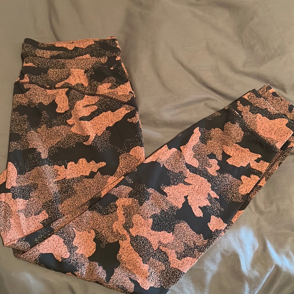 Lululemon Soft Camo Joggers Orange Black Gray Size 8
